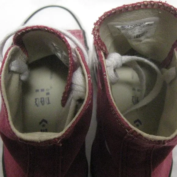 ***SOLD***Youth Converse All Star Chuck Taylor Red Canvas High Top Sneakers sz 1 - Picture 9 of 10